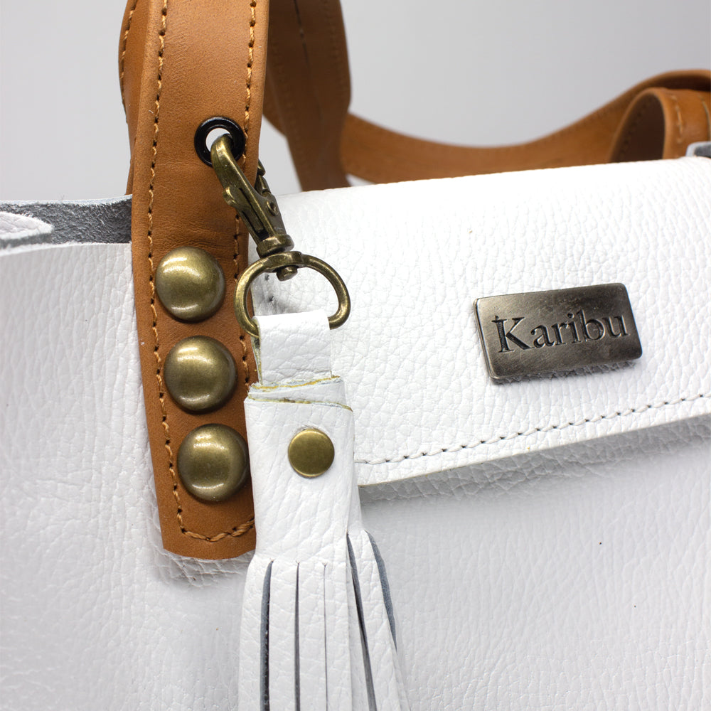 Juanita Blanca wallet with coffee