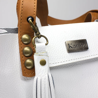 Juanita Blanca wallet with coffee