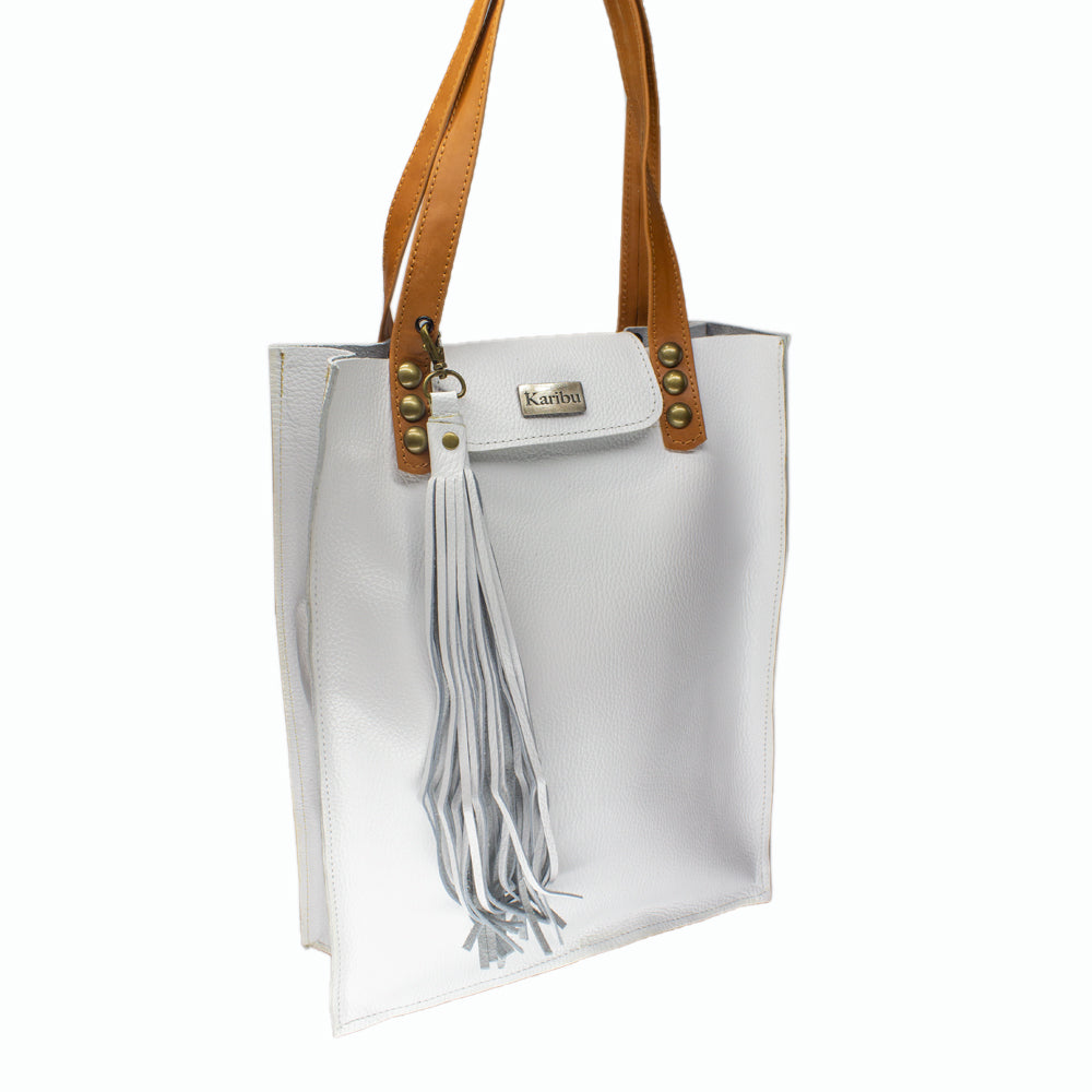 Juanita Blanca wallet with coffee