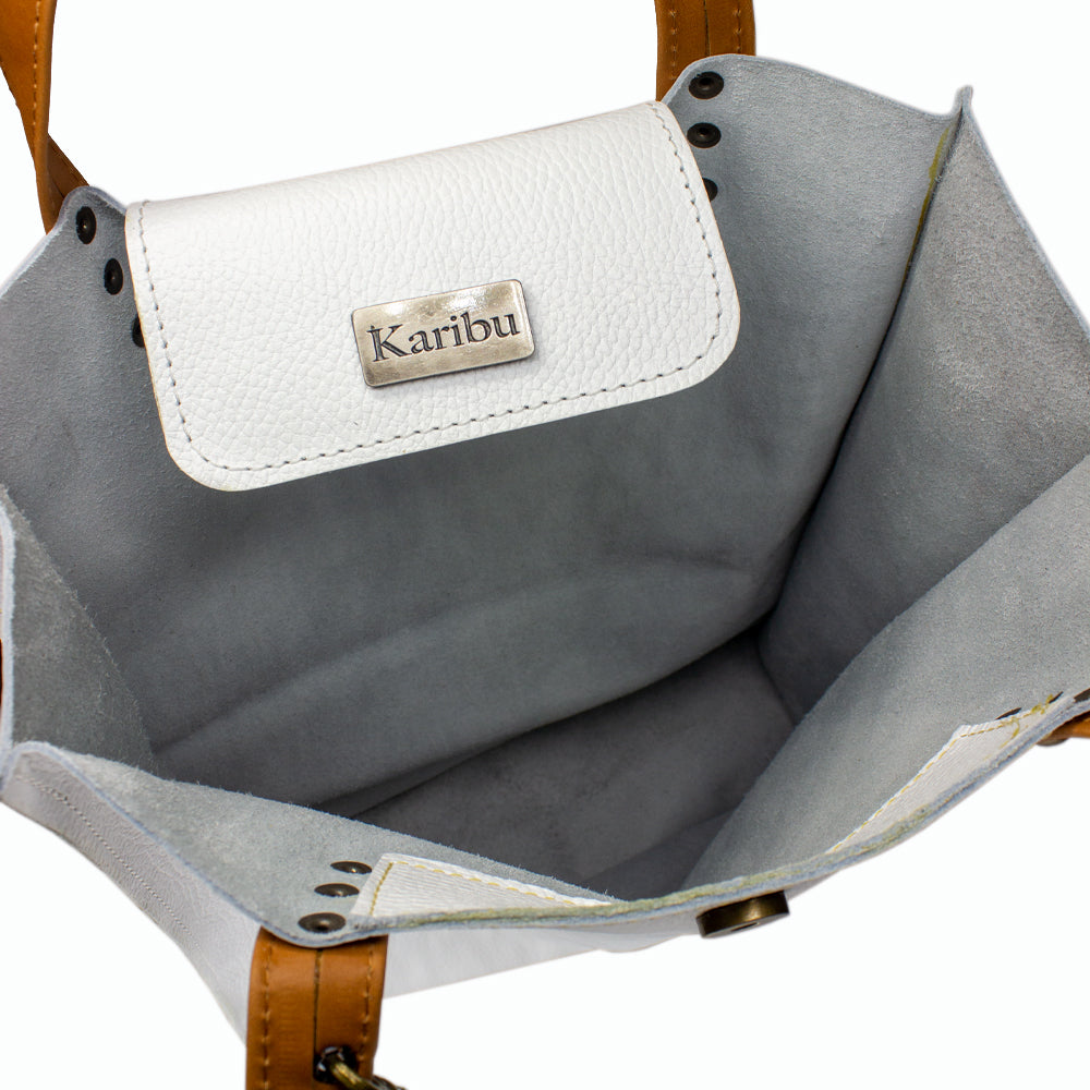 Juanita Blanca wallet with coffee