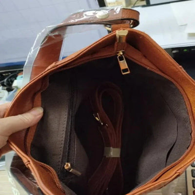 Georgia's timeless elegance | Vintage shoulder bag