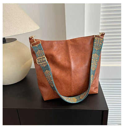 Stylish and practical shoulder bag for women